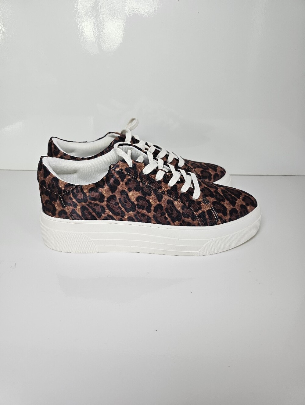 Jessica Simpson Leopard Print Platform Sneakers NWOB Women's Size 9.5 - Picture 4 of 10